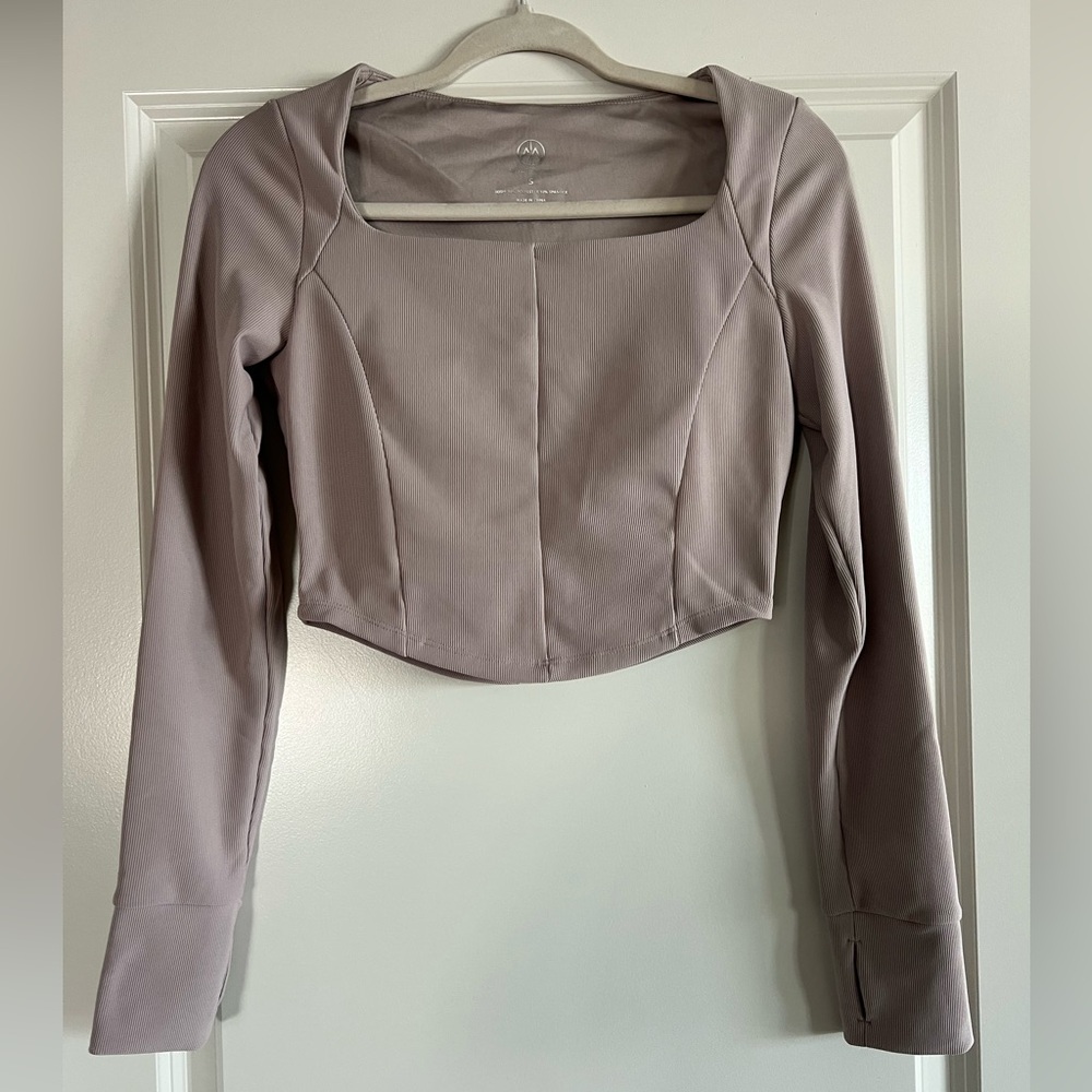 Move Theology Tan
Ribbed Cropped
Athletic Top with Built in Sports Bra [Small]